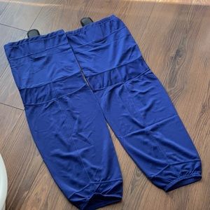 NEW IN PACKAGE. Fulton hockey socks blue | 32” adult